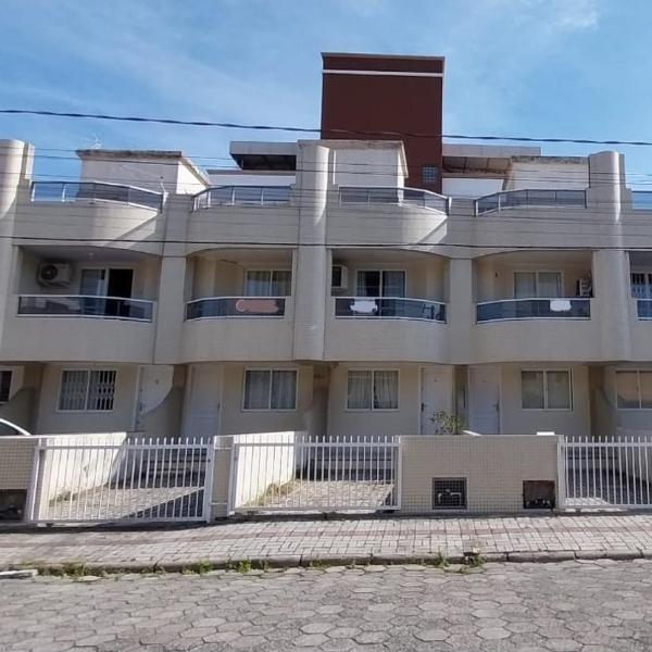 SOBRADO COM 3 DORMITÓRIOS