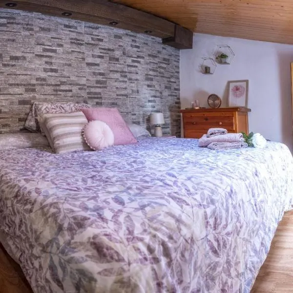 Casa Rural El Burrito de Gredos, hotel v destinácii Pedro Bernardo