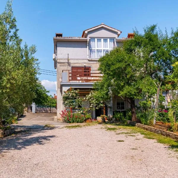 Apartments and rooms with parking space Skrbcici, Krk - 21231, hotel i Skrbčići