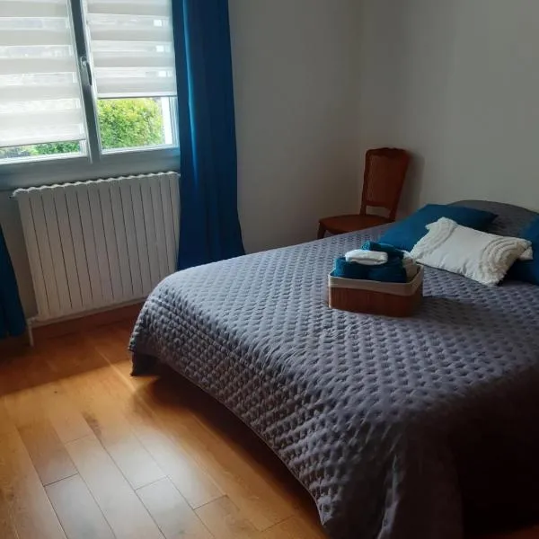 Chambre d'hôte à 5 minutes du circuit en voiture, hotel v mestu Allonnes