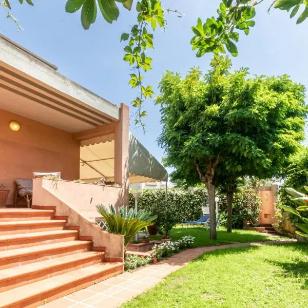 The Po-Lo Villa indipendente al mare, hotell i Su Forti