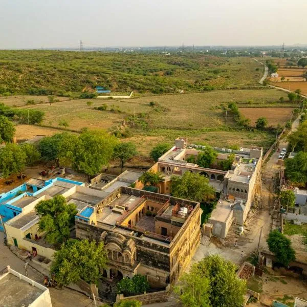 Khohar Haveli with Complimentary Breakfast and outdoor pool, hotel v destinaci Gurgáon
