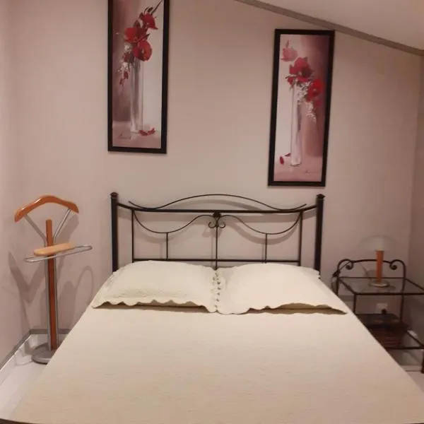 Fond de France에 위치한 호텔 Chambre coquelicots chaleureuse dans un écrin verdoyant