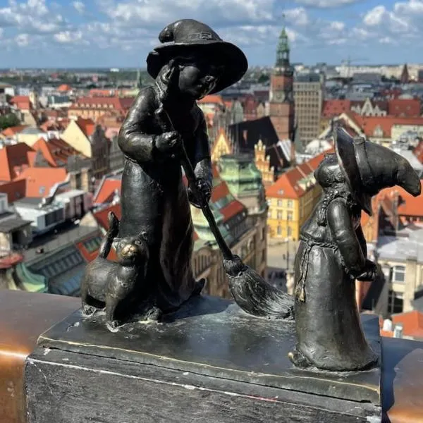 Rynek pod Fredrą, Hotel in Breslau