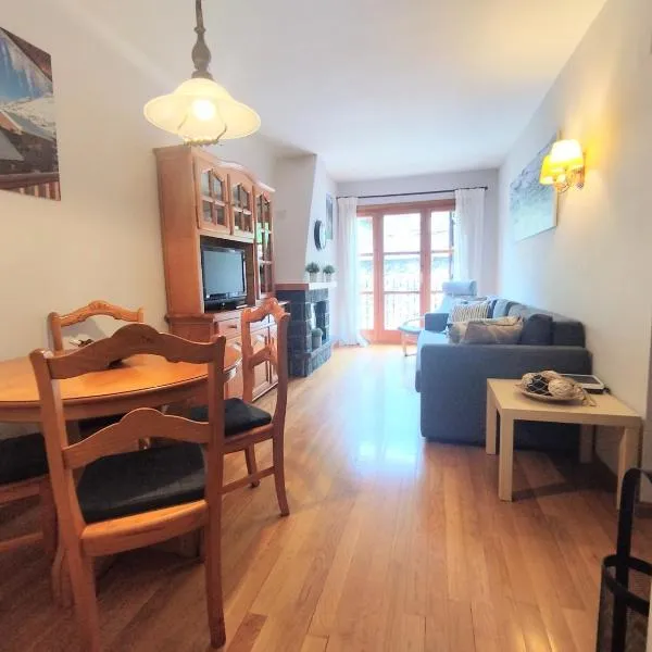 CHECK-IN CASAS Siñoantonio: Benasque şehrinde bir otel