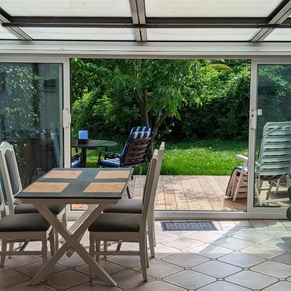 Garden View Apartment, hotel v destinaci Breitenbrunn