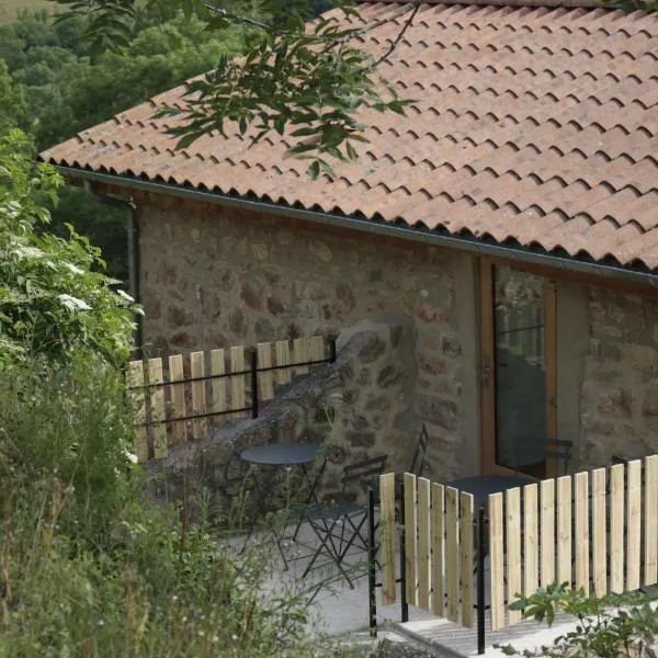 Au Jardin Retrouvé, hotel in Saint-Félicien