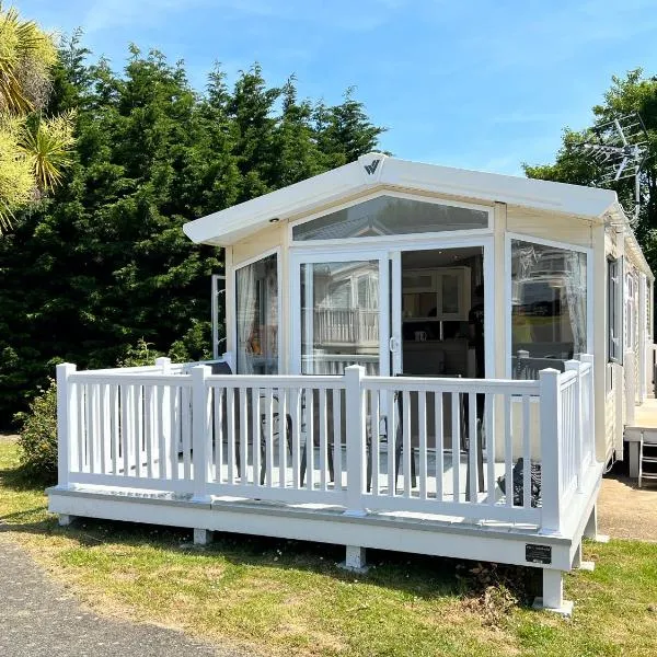 3 Bedroom Caravan LG34, Lower Hyde, Shanklin, hotel v destinaci Shanklin