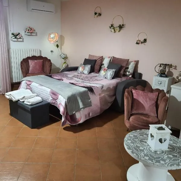 Shabby Chic Rooms con cucina e giardino privato, hotel Ferrandinában