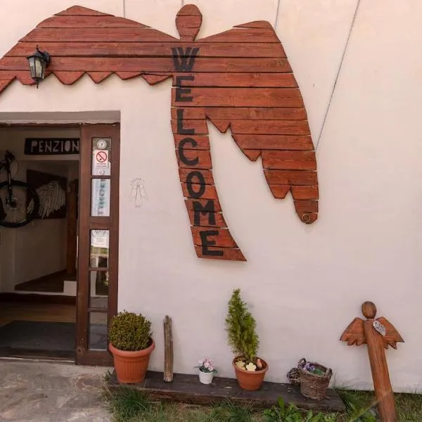 Bike Bistro a penzion U Všech andělů, готель у місті Нове-Мєсто-под-Смркем