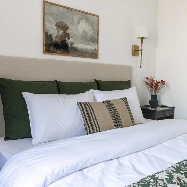 Logement 2 chambres spacieux Lit King Verdun parking gratuit, hôtel à Valence