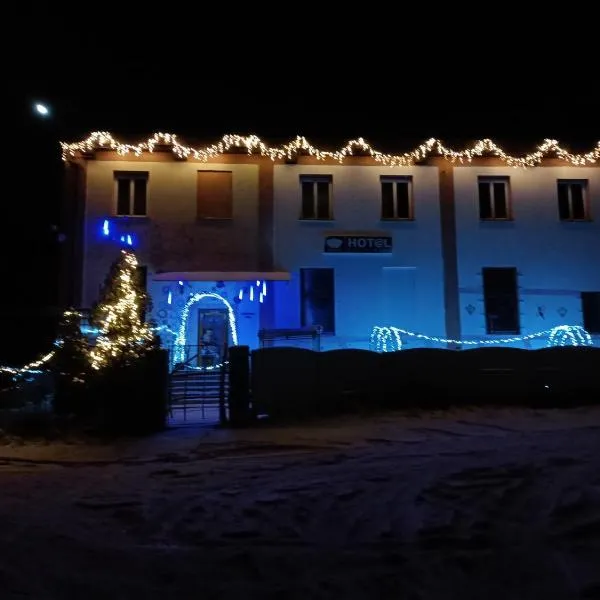 Apollo Hostel pokoje 2-5 osobowe Szklary-Huta26, hotel Ząbkowice Śląskiében