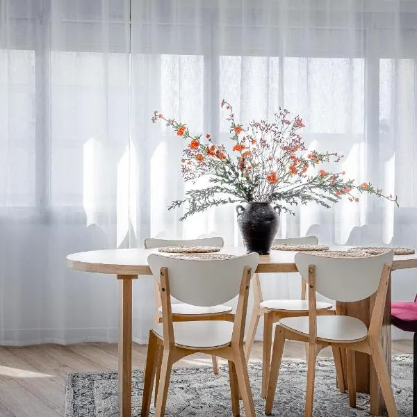 Logement 2 chambres spacieux Lit King Verdun parking gratuit, hotel v mestu Valence