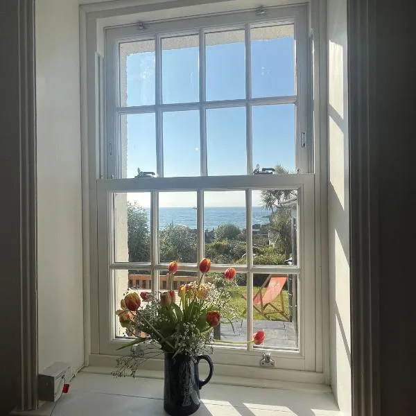 2a Coastguard Cottages, hotel in Gorran Haven