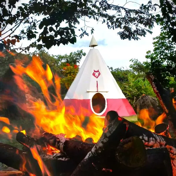 Biosfera Lodge tipi para 3 personas, готель у місті Охапампа