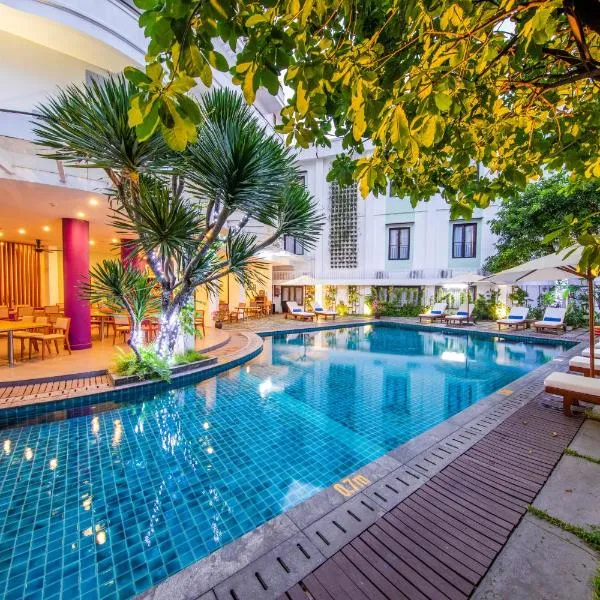 ÊMM Hotel Hue, hotel din Ấp Long Hồ Hạ