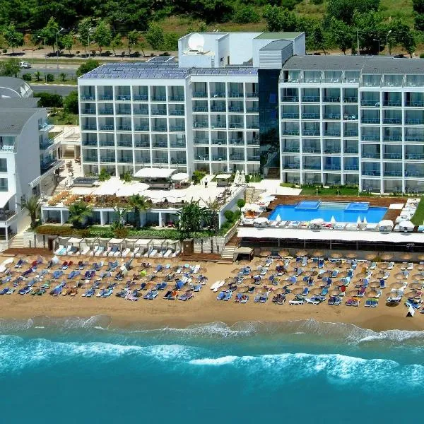 Yalihan Una, hotel v Avsallare