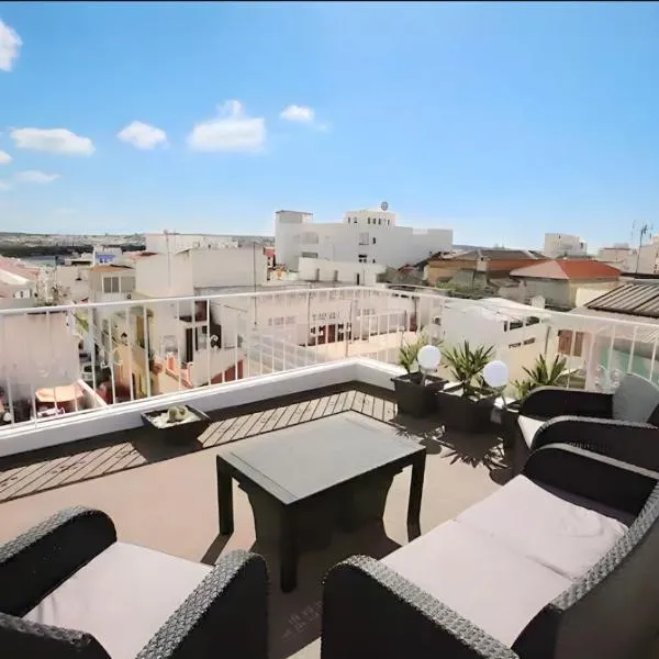 Isa SkyHouse Algarve, hotel in Portimão