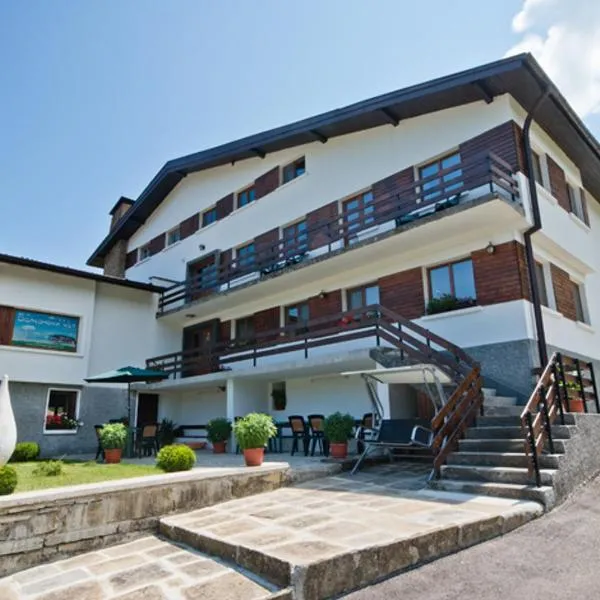 Къща за Гости Балкански Кът, хотел в Узана