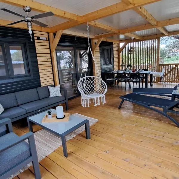 Premium mobile home Maslina - Oaza mira, hotel v destinaci Drage