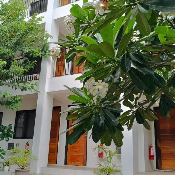 The Palines Apartment Hotel, hotel di Manila