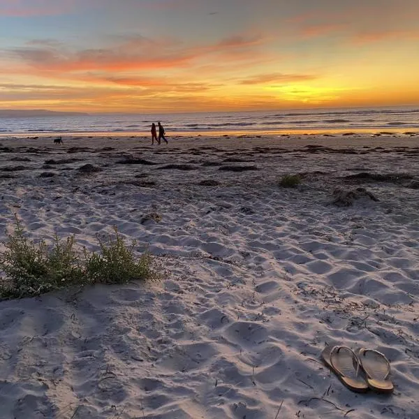 Salty Grape Apartments، فندق في Port Willunga