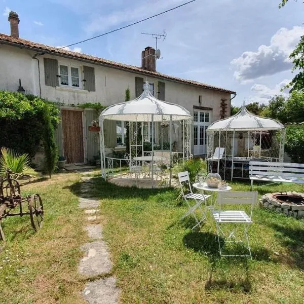 Chez Martine, hotel in Saint-Martin-dʼEntraigues