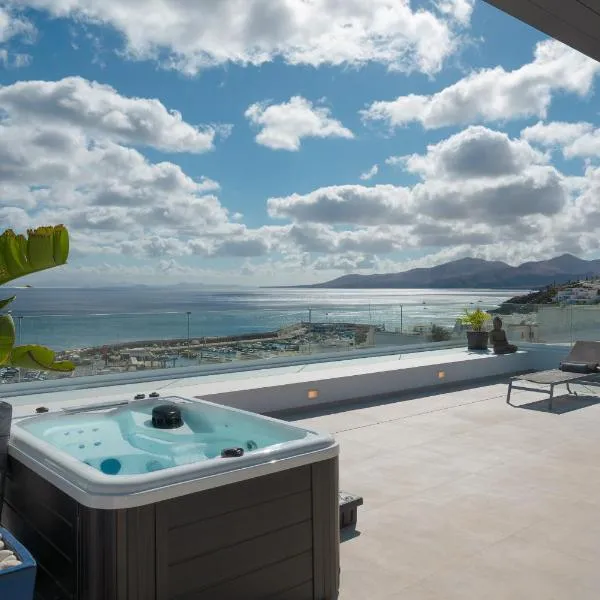 Luxury Penthouse Panoramic Ocean Views 2bedroom Apartment with Jacuzzi, Hotel in Tías