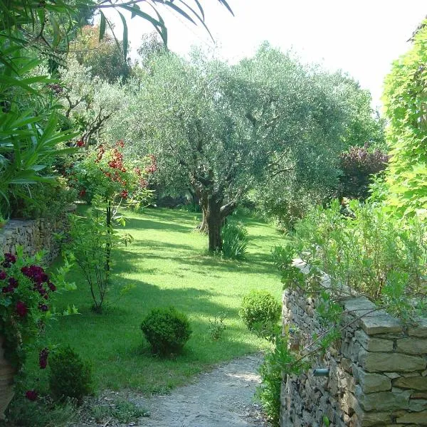 Villa & piscine, Calme Absolu, Jardin Spacieux, hotel v destinaci La Ciotat
