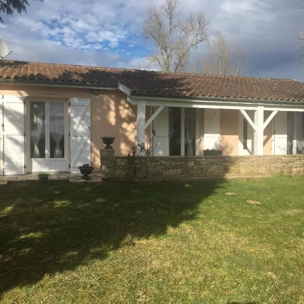 Maison détente classée meublé 3 étoiles, hotel en Caylus