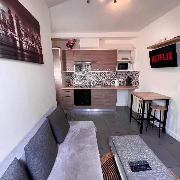 Logesty Home proche Paris et Metro, hotel v destinaci Pantin