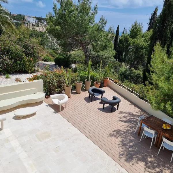 EXQUISITE GOLF VILLA with Sea, 8Tee, Green Views, in Aphrodite Hills Golf Resort, hotel in Kouklia