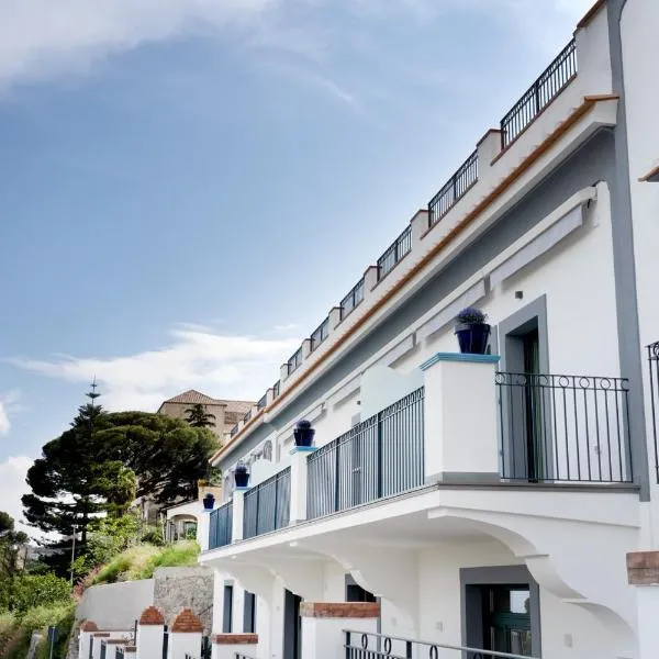 Suites in the Amalfi Coast - GuestHouse with Terrace near Amalfi - Breathtaking View of Ravello, khách sạn ở Scala