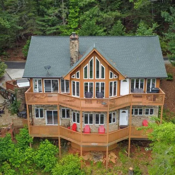 Lily's Lookout Lodge - Helen, GA, hotel en Helen