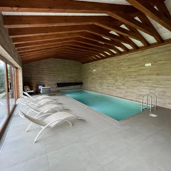 Casa Rural Nogalia, hotel em Villanueva de los Nabos
