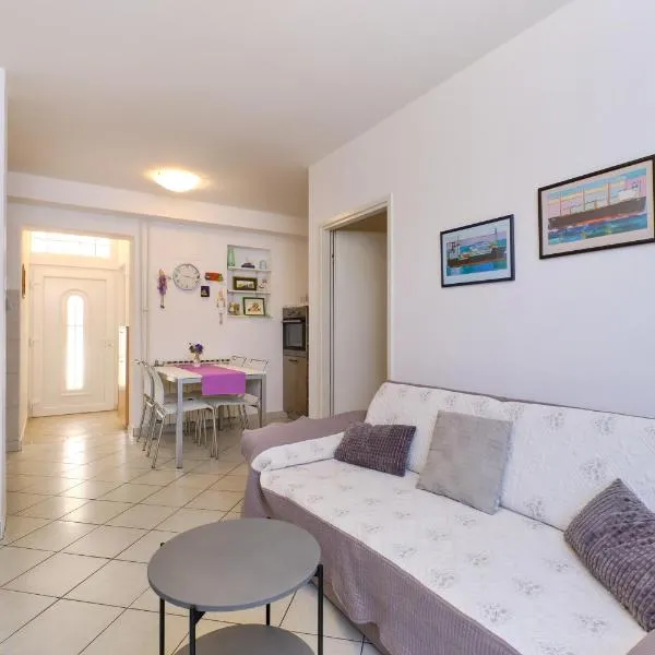 Appartment Ksenija 4, hotel in Mali Lošinj