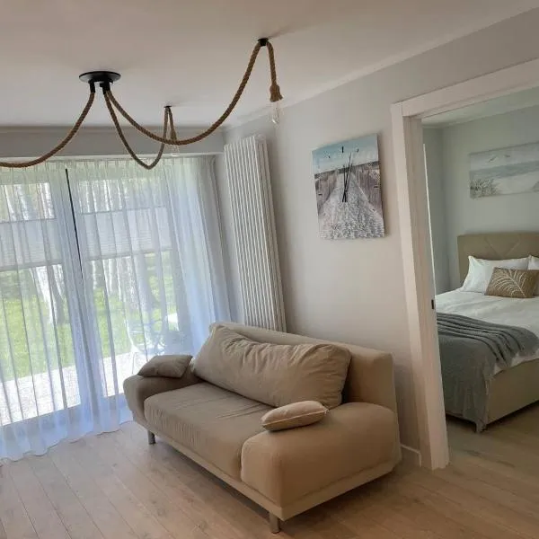 Three By The Sea apartments at Albatross Home, hotel v destinaci Ķesterciems