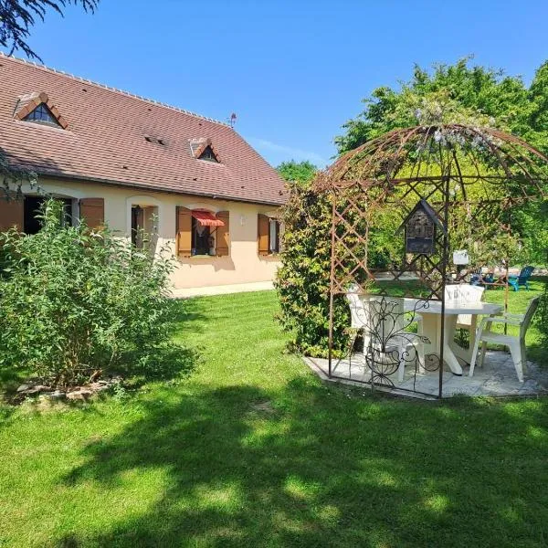 Maison familiale avec jardin clos près du Haras National du Pin - FR-1-497-173, hotel v destinaci Le Merlerault