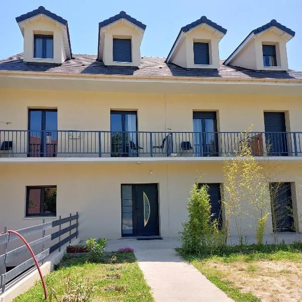 Résidence de la gare, chambre meublée, hotel in Longjumeau