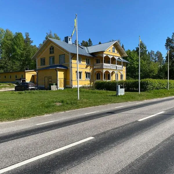 Lokatten Wärdshus, hotel v destinaci Los