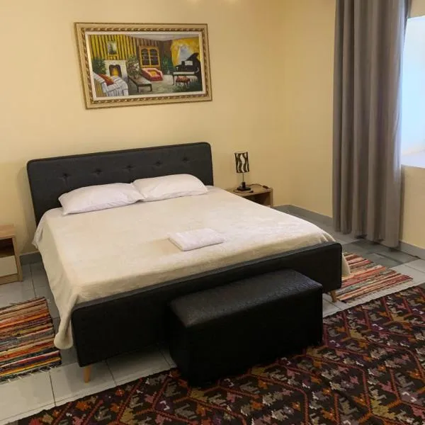 Tradicional Bazaar Home, hótel í Korçë