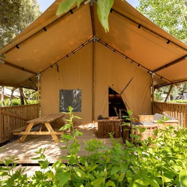 Camping Campo dei Fiori - Glamping4all, hotel v destinaci Vada