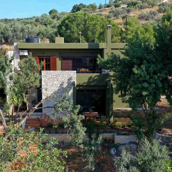 Villa Khaki, hotel v destinaci Fíkhtion