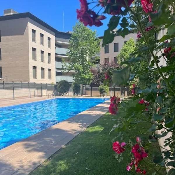 Nuevo, espacioso y confortable con pkg y piscina, hotel in Tossa de Mar