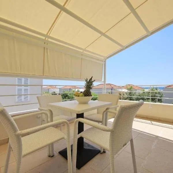 Apartment for 4, hotel a Petrcane