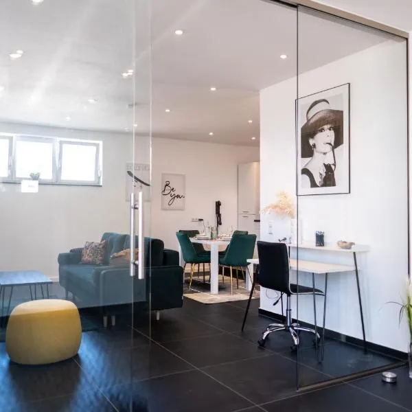 Klassen Apartments! Erleben Sie Biberach in diesem Stilvollem Bungalow mit Charme und Komfort, hotel in Biberach an der Riß