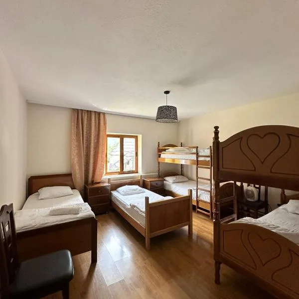 Hostel Quku i Valbones, hotel din Çerem