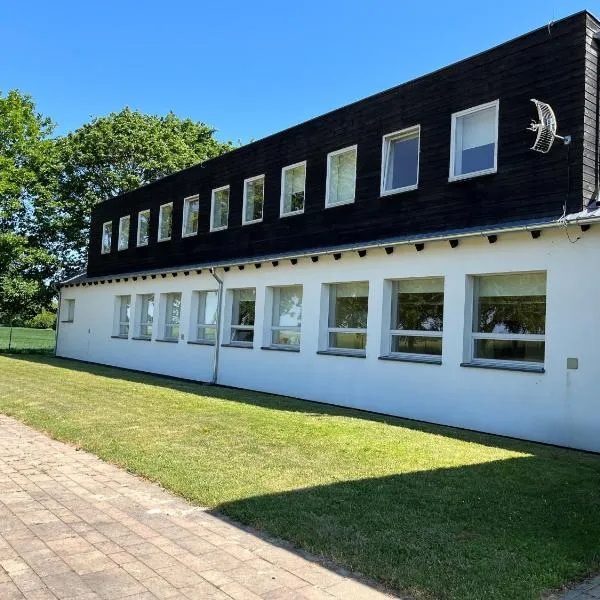 Ośrodek konferencyjno-wypoczynkowy, hotel in Widuchowa