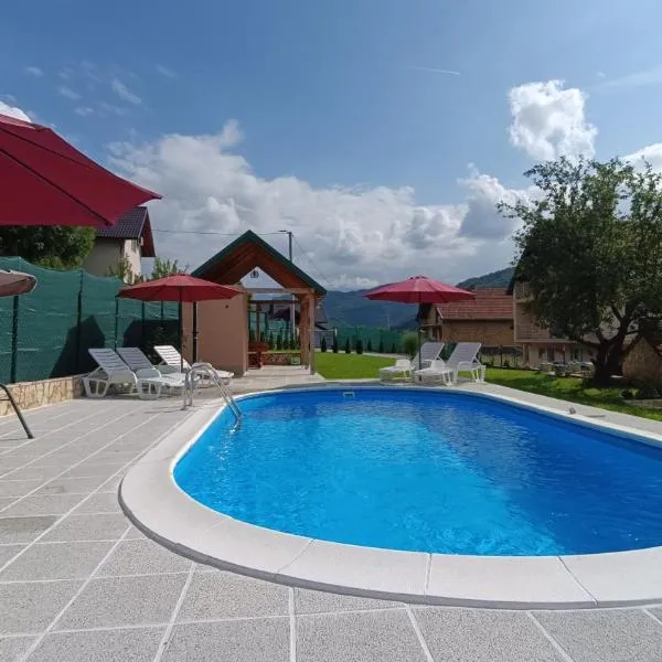 Villa Green Oasis With Pool, hotel in Trnovo