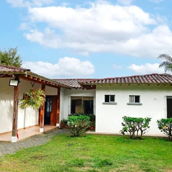 RESTAURANTE Y ALOJAMIENTO EL NUDO COCINA Y CAFE, hotel v destinaci Dosquebradas